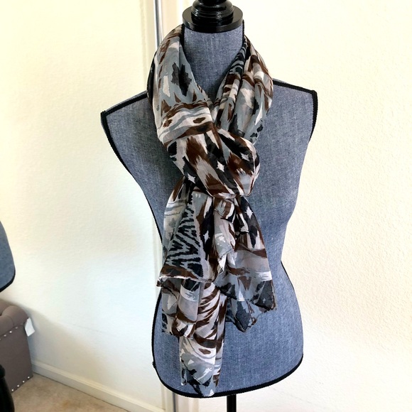 Large Scarf - Picture 2 of 5